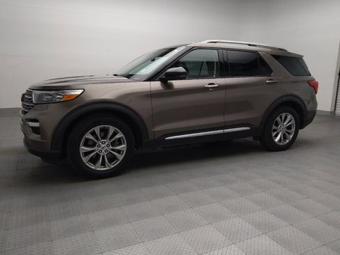 Used 2021 Ford Explorer Limited image 2
