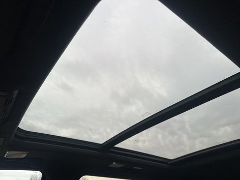 Used 2025 Cadillac Escalade ESV V w/ LPO, ONYX Package image 36