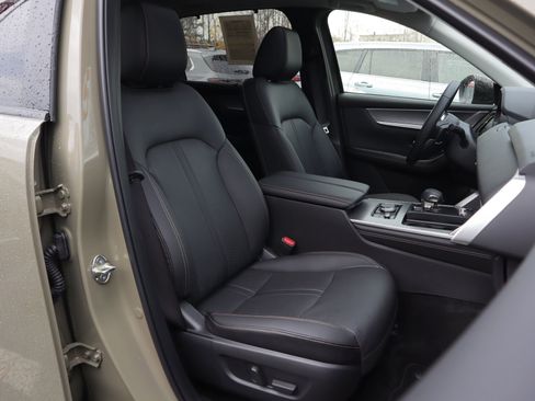 Certified 2025 MAZDA CX-70 3.3 Turbo w/ Preferred Package image 27