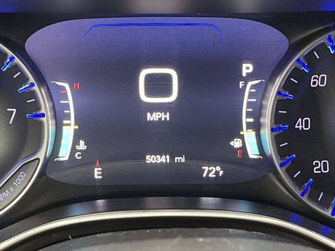 Used 2024 Chrysler Pacifica Touring-L FWD image 15