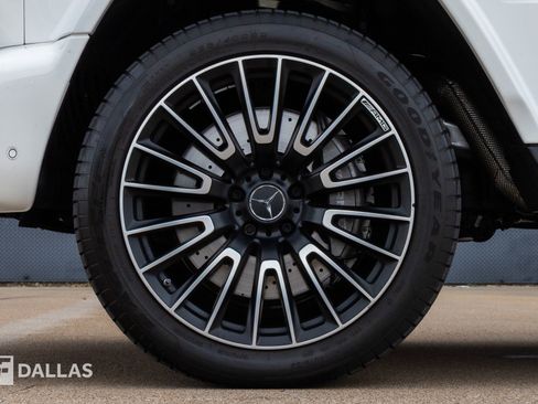 Used 2025 Mercedes-Benz G 63 AMG 4MATIC image 8