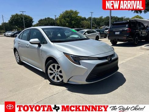 Used 2025 Toyota Corolla LE FWD image 1
