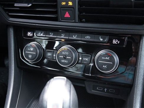 Used 2020 Volkswagen Jetta R-Line w/ R-Line Cold Weather Package image 21