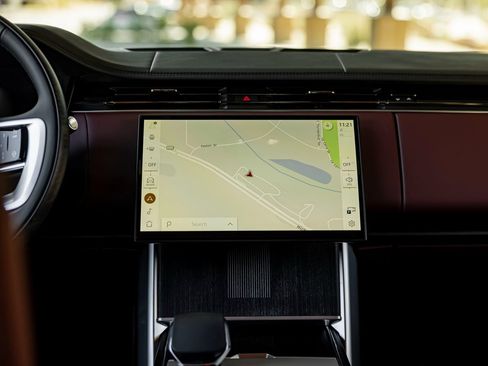 New 2025 Land Rover Range Rover Autobiography image 18