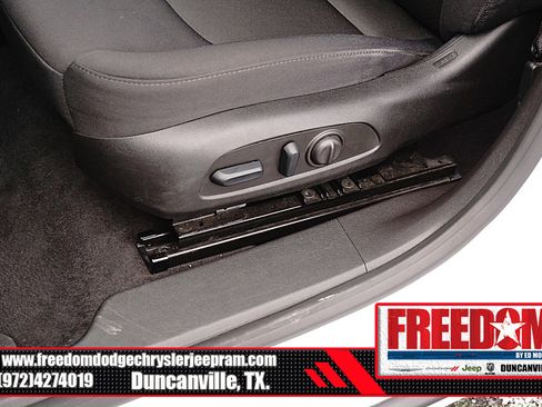 Used 2024 Chevrolet Malibu LT FWD image 35
