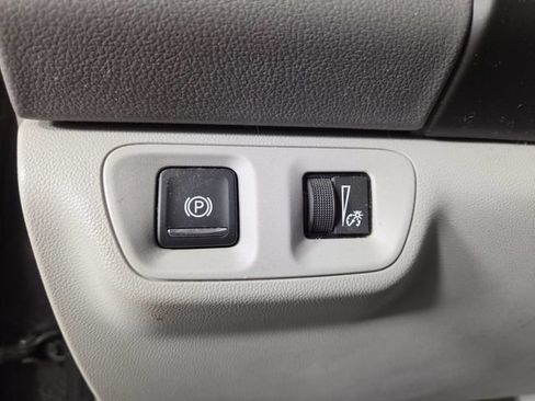 Used 2017 GMC Acadia SLE w/ Driver Alert Package I AWD/4WD image 28