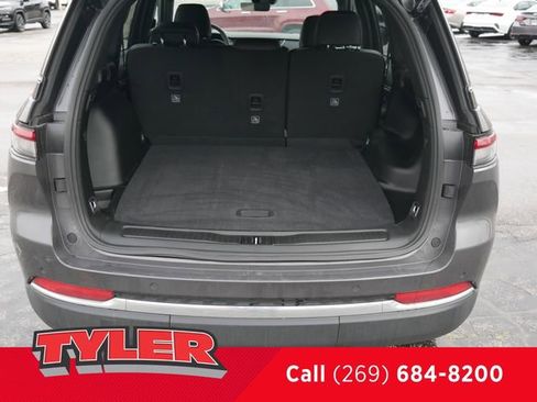 New 2025 Jeep Grand Cherokee Limited AWD/4WD image 17