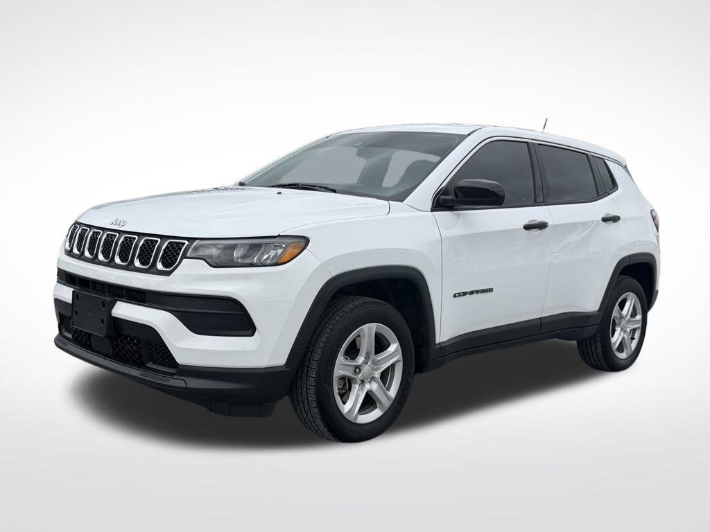 Used 2023 Jeep Compass Sport AWD/4WD image 2