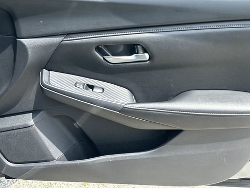 Used 2024 Nissan Sentra SV FWD image 14