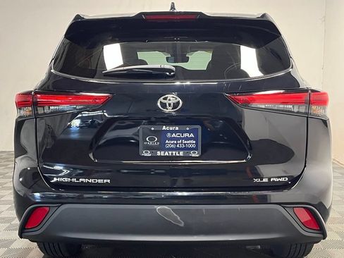 Used 2023 Toyota Highlander XLE AWD/4WD image 21