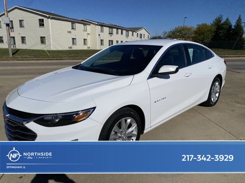 Used 2024 Chevrolet Malibu LT image 1