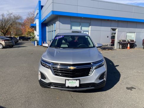 Used 2022 Chevrolet Equinox LT image 2
