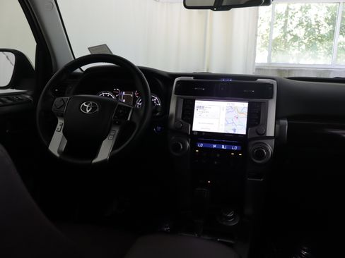 Used 2023 Toyota 4Runner Limited AWD/4WD image 2
