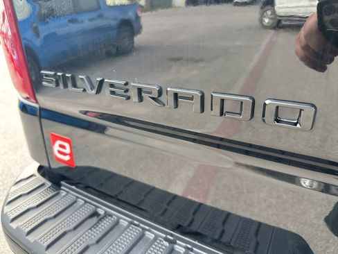 Used 2025 Chevrolet Silverado 1500 Custom Trail Boss w/ LPO, Dark Essentials Package image 37