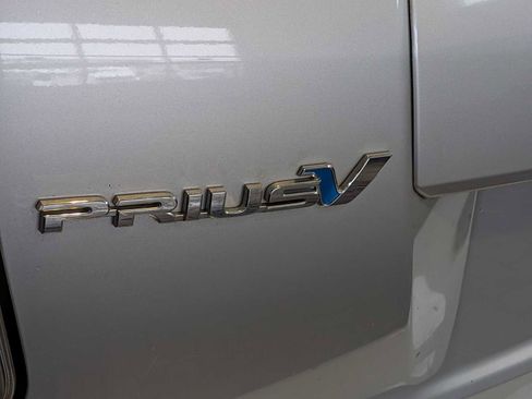 Used 2014 Toyota Prius V Two image 12