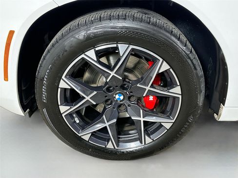 Used 2025 BMW X3 xDrive30i w/ Premium Package image 32