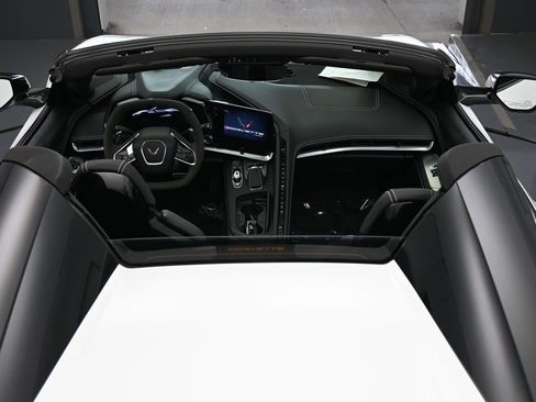 Used 2024 Chevrolet Corvette Stingray Convertible w/ Z51 Performance Package image 11