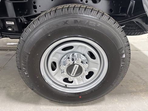 New 2026 Ford F250 XL w/ XL Chrome Package image 8
