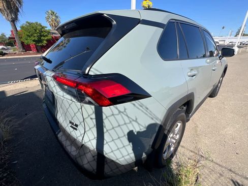 Used 2023 Toyota RAV4 XLE w/ Convenience Package image 4