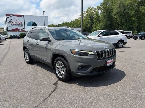 Used 2021 Jeep Cherokee Latitude Plus w/ Sun & Sound Group AWD/4WD image 26