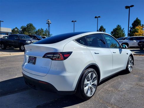 Used 2021 Tesla Model Y Long Range image 5