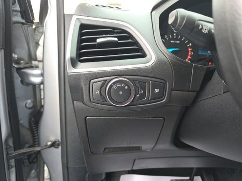 Certified 2020 Ford Edge SE image 23