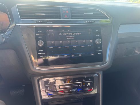 Used 2024 Volkswagen Tiguan SE image 15