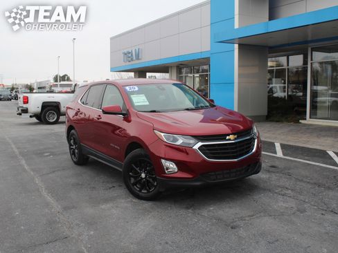 Used 2020 Chevrolet Equinox LT w/ Driver Convenience Package image 2
