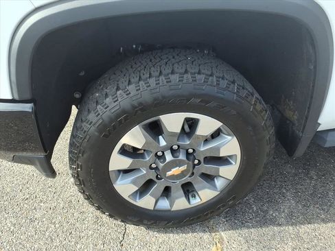 Used 2023 Chevrolet Silverado 2500 Custom w/ Custom Convenience Package image 10