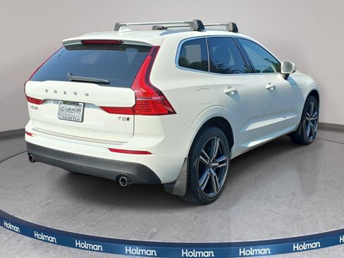 Used 2020 Volvo XC60 T5 Momentum w/ Protection Package Premier AWD/4WD image 6