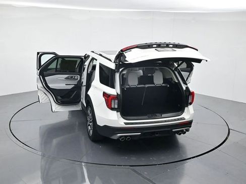 Certified 2025 Ford Explorer Platinum w/ Ultimate Package image 43