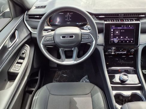 New 2026 Jeep Grand Cherokee L Laredo AWD/4WD image 4
