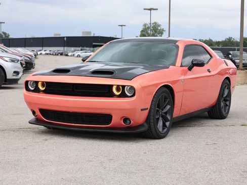 Used 2019 Dodge Challenger R/T Scat Pack w/ Shaker Package RWD image 6