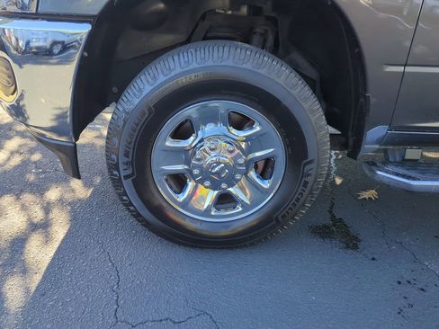 Used 2019 RAM 2500 Big Horn image 27