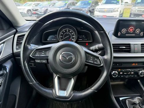 Used 2018 MAZDA MAZDA3 Grand Touring FWD image 23