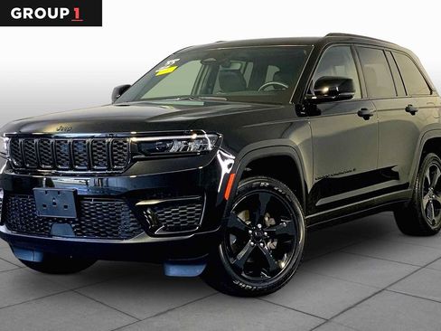 Used 2022 Jeep Grand Cherokee Altitude AWD/4WD image 1