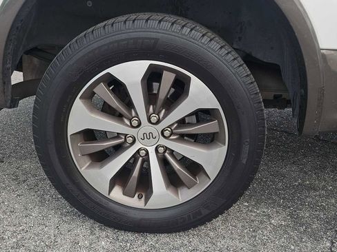 Used 2016 Ford F150 King Ranch w/ Equipment Group 601A Luxury image 7