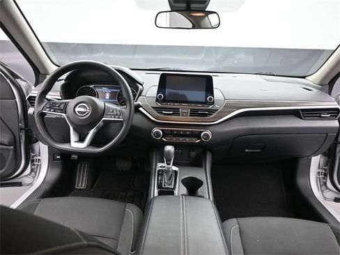Used 2025 Nissan Altima 2.5 SV image 26