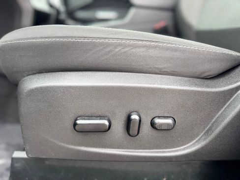 Used 2019 Ford Escape SE image 34