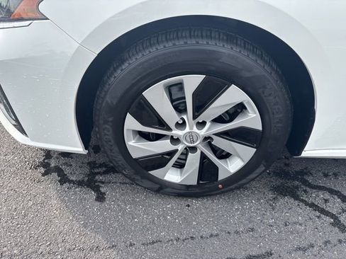 Certified 2024 Nissan Altima 2.5 S image 11