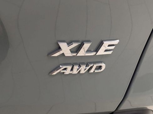 Used 2021 Toyota RAV4 XLE image 32