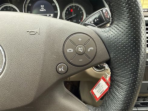 Used 2011 Mercedes-Benz E 550 4MATIC Sedan image 25