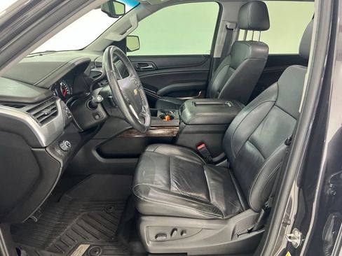 Used 2018 Chevrolet Tahoe LT w/ Luxury Package RWD image 18