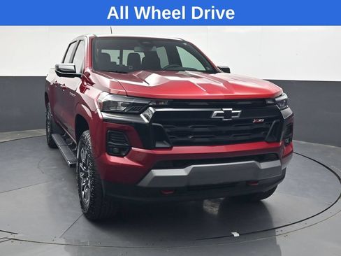 Used 2026 Chevrolet Colorado Z71 w/ Technology Package AWD/4WD image 2