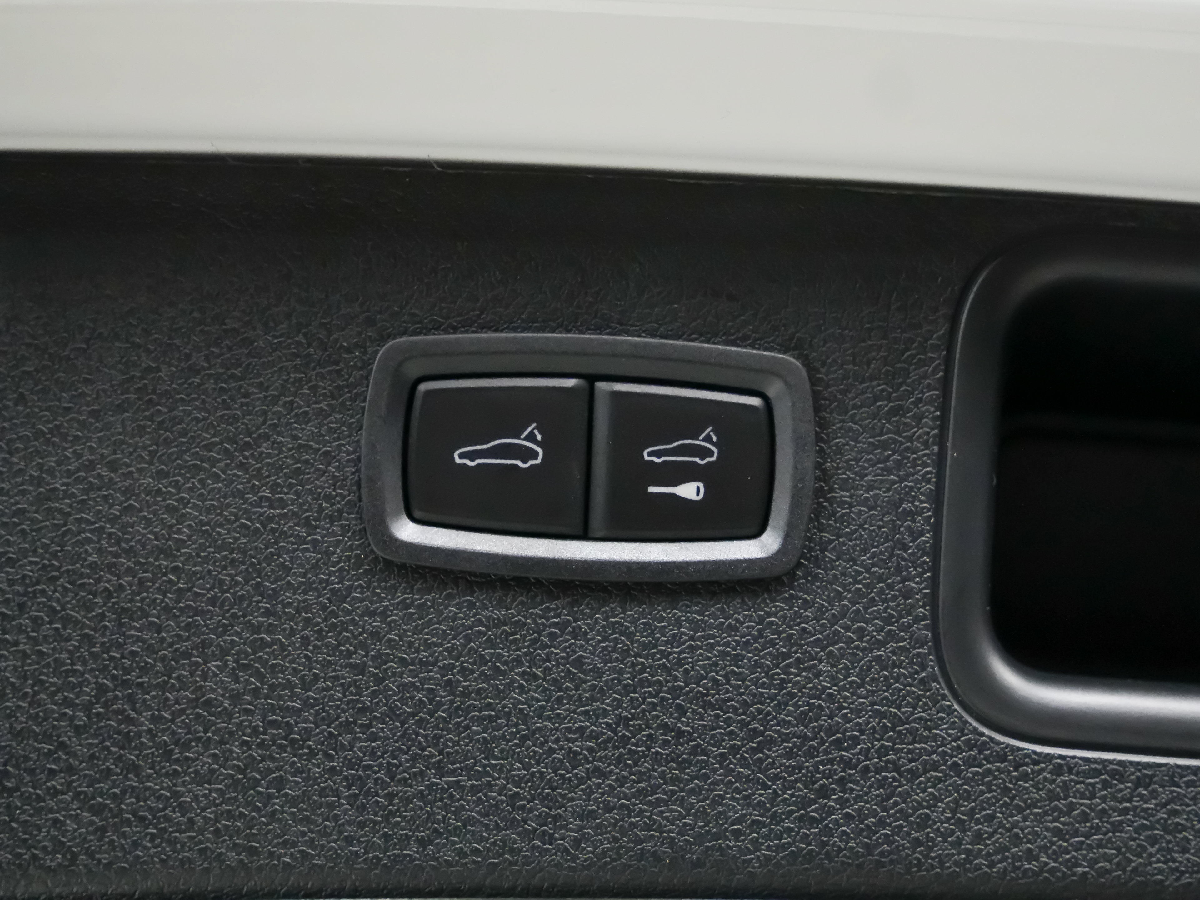 Certified 2026 Porsche Macan AWD/4WD image 14
