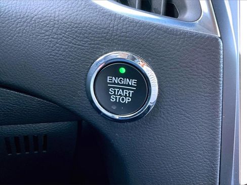 Used 2024 Ford Edge Titanium image 28