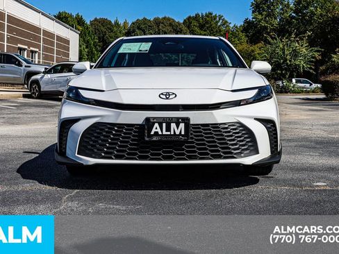 Used 2025 Toyota Camry SE image 11