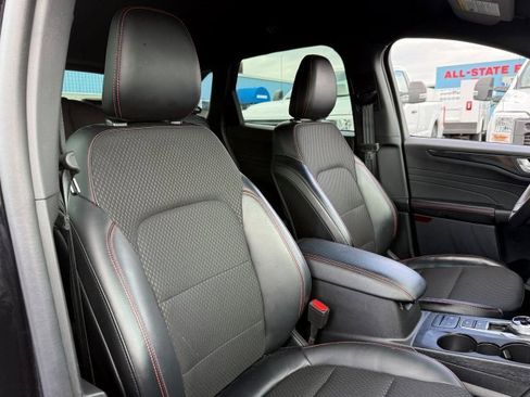 Used 2025 Ford Escape ST-Line image 23