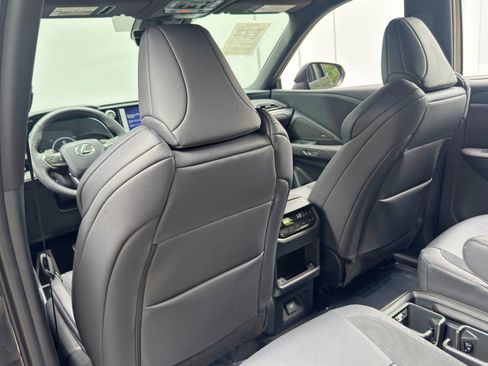 Used 2024 Lexus TX 500h AWD w/ Technology Package image 37