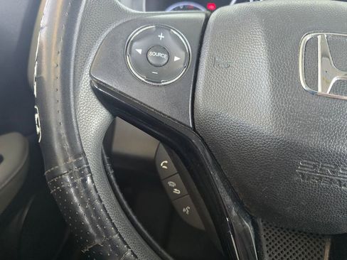 Used 2020 Honda HR-V LX image 16